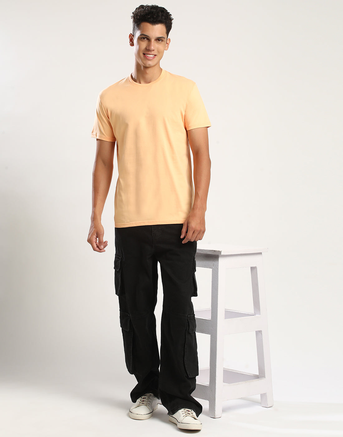 ORANGE FUZZ - ROUND NECK - T-SHIRT