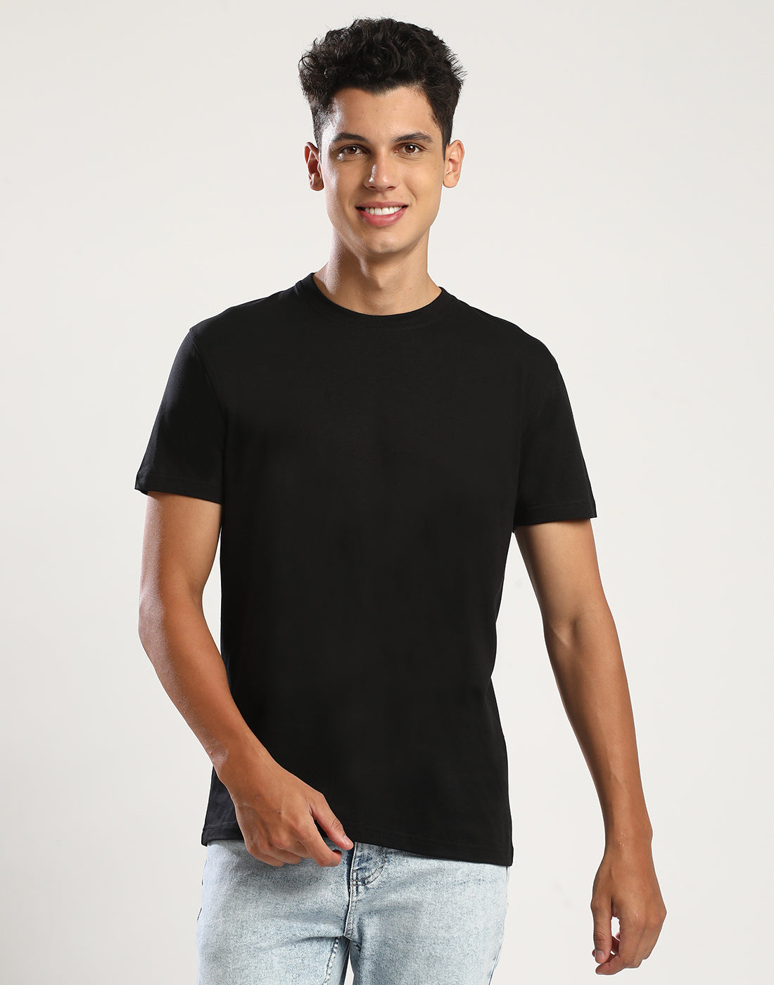 BLACK - ROUND NECK - TSHIRT