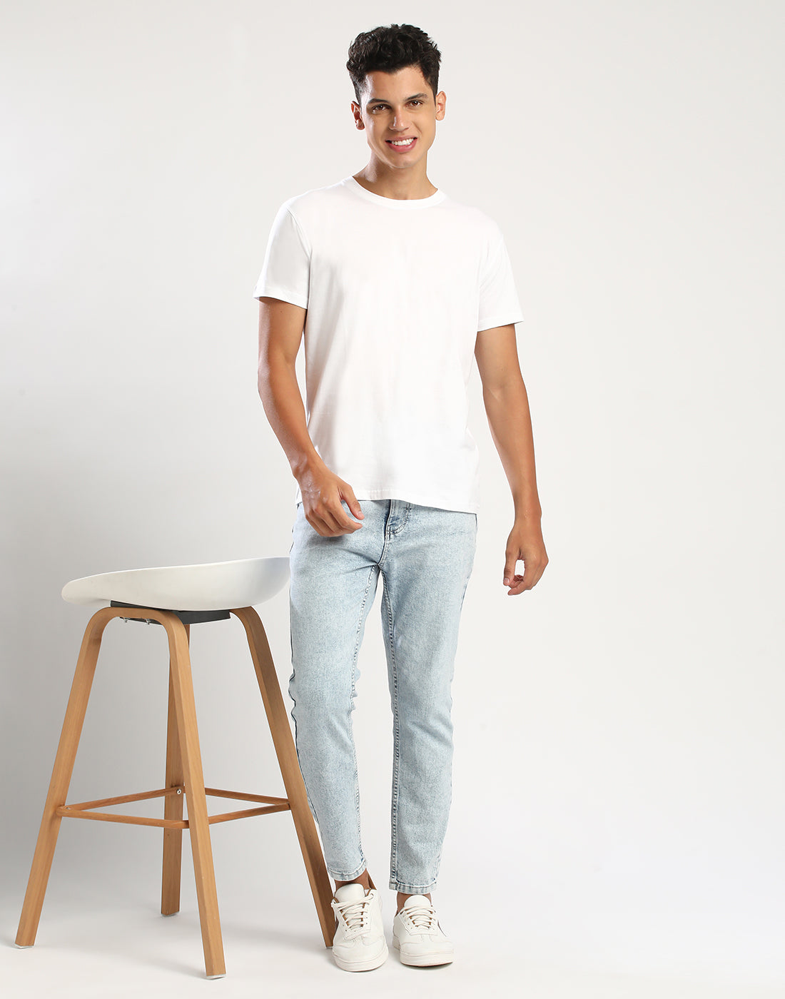 WHITE - ROUND NECK - TSHIRT